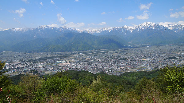 山頂の残雪も良く見えます